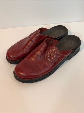 Clarks Leather Mule Slip On Clogs 9 Burgundy Oxblood Red Smooth Comfort Stitched